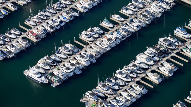 Navigating the Rental Process: What to Expect When Renting a Boat Navigating the Rental Process